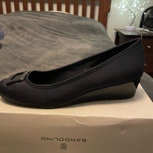 Bandolino Women's Tad Pump